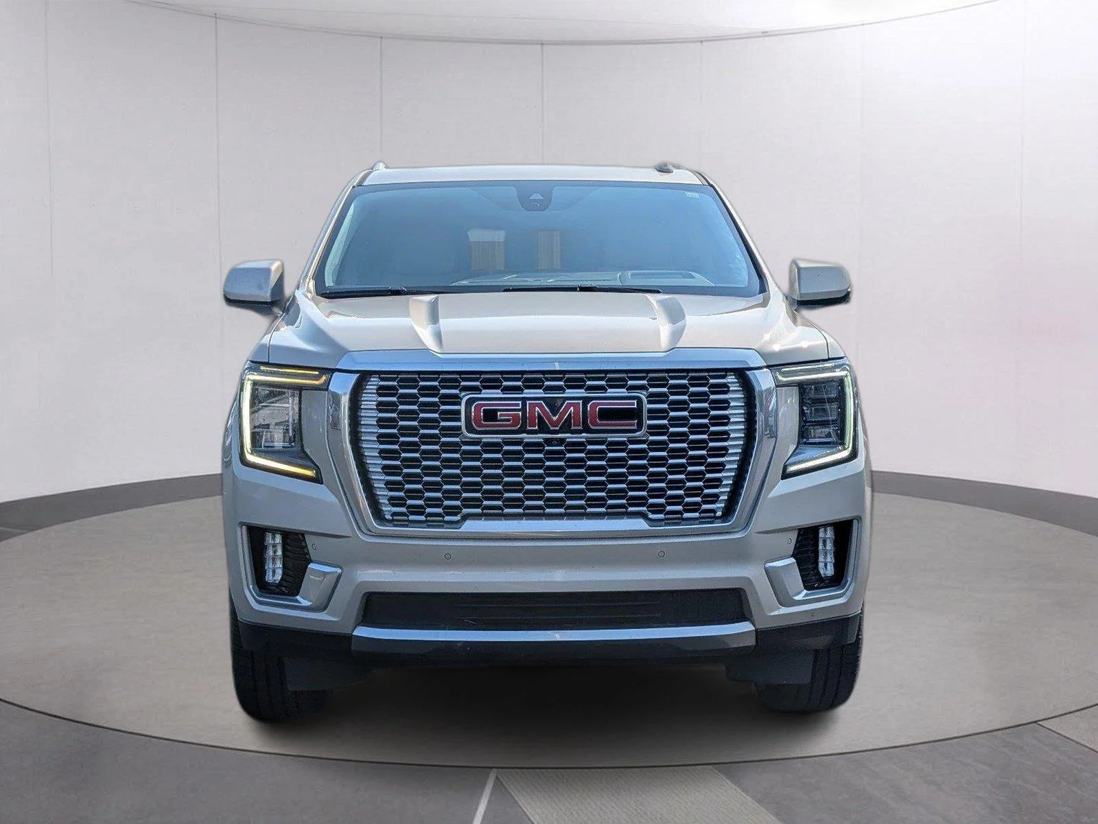 Used 2021 PEARL BEIGE METALLIC GMC Denali image 10