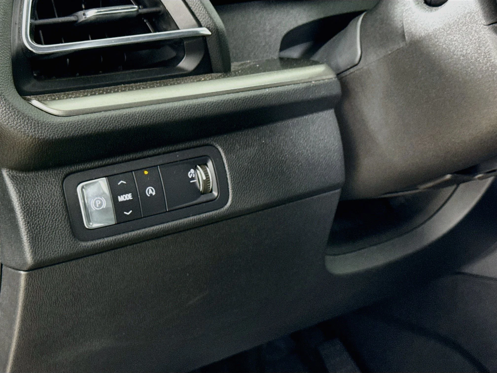 Used 2025 Mosaic Black Metallic Chevrolet LT image 12