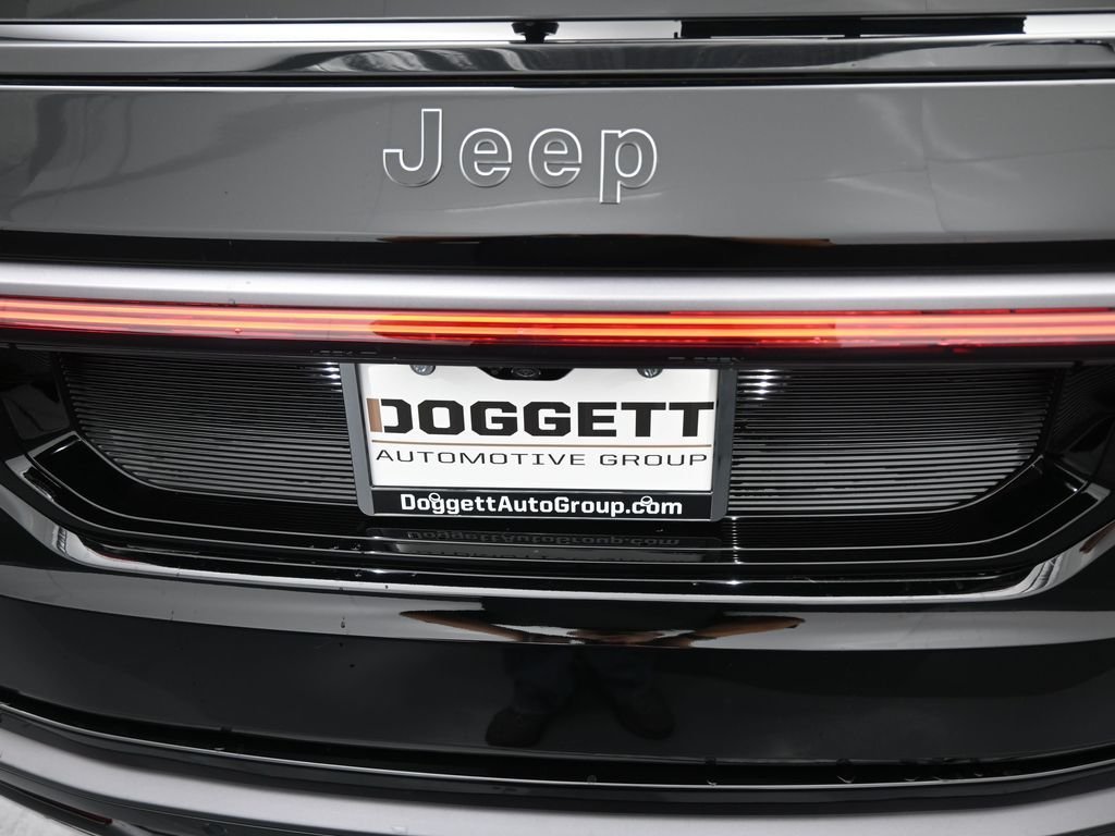 New 2026 High Gloss Black Exterior Paint Jeep Limited Reserve image 16