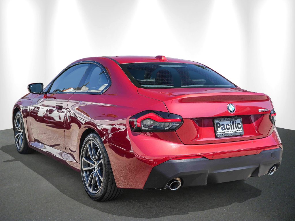 2026 BMW 2 Series photo 4