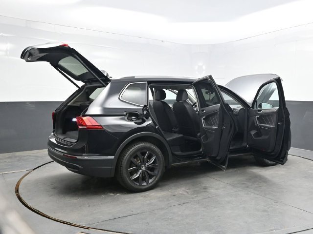 Used 2024 Black Volkswagen 2.0T SE image 59