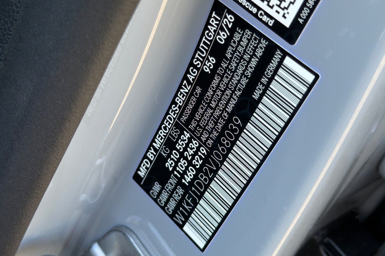 New 2027 MANUFAKTUR Alpine Grey Mercedes-Benz CLA 250+ image 35