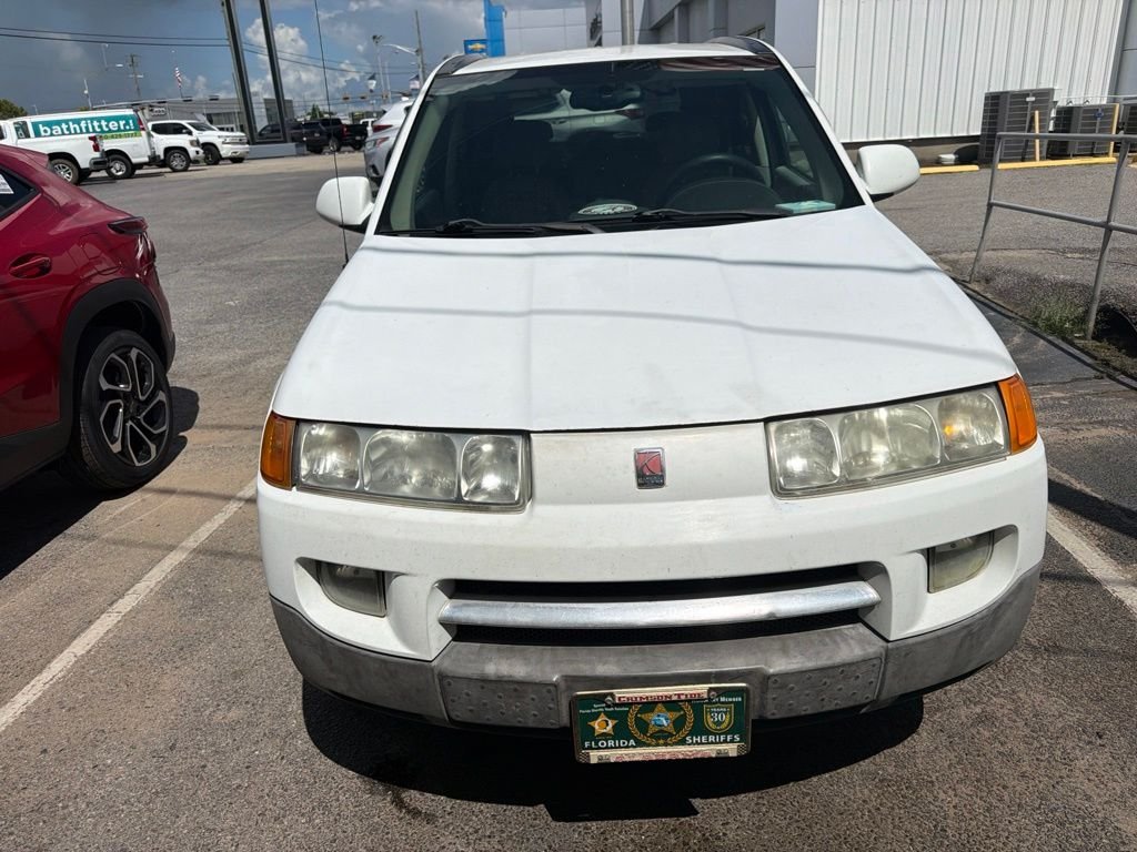 Used 2005 White Saturn V6 image 3