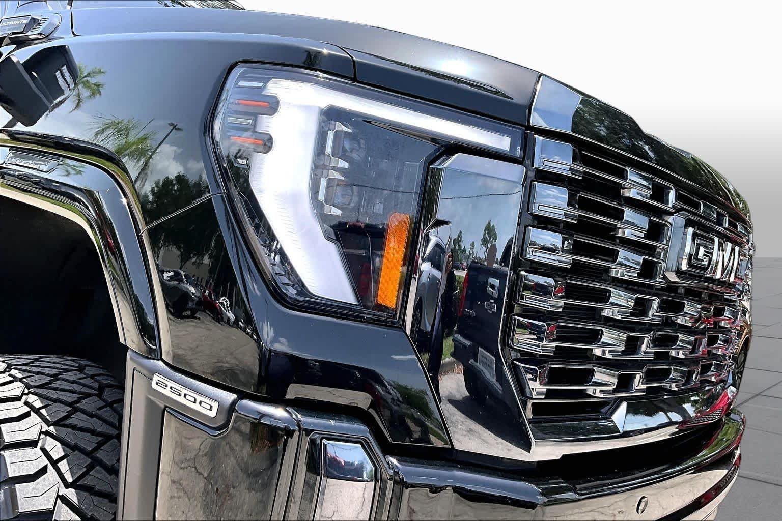 Used 2024 Onyx Black GMC Denali Ultimate image 28
