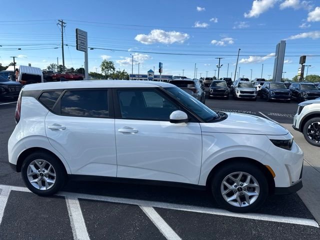 Used 2023 White Kia LX image 2