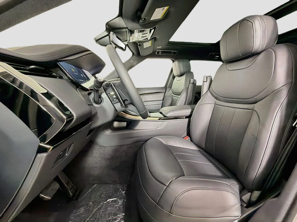 New 2027 Carpathian Grey Land Rover Dynamic SE image 22