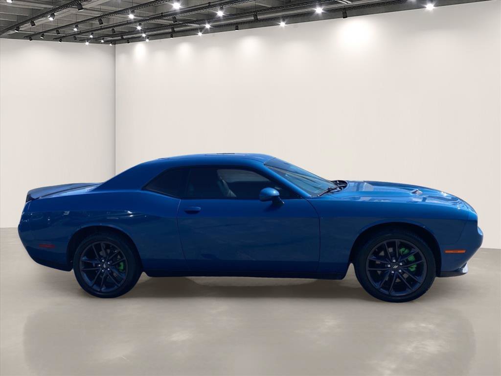 Used 2023 Frostbite Dodge SXT image 8