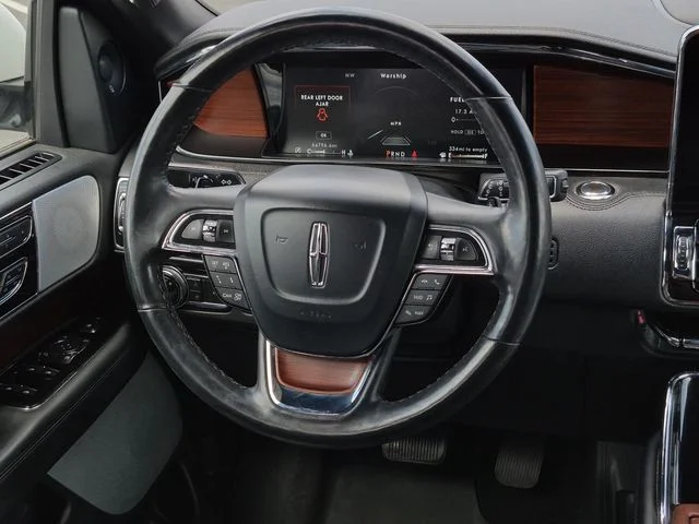 Used 2021 Pristine White Lincoln Reserve image 18