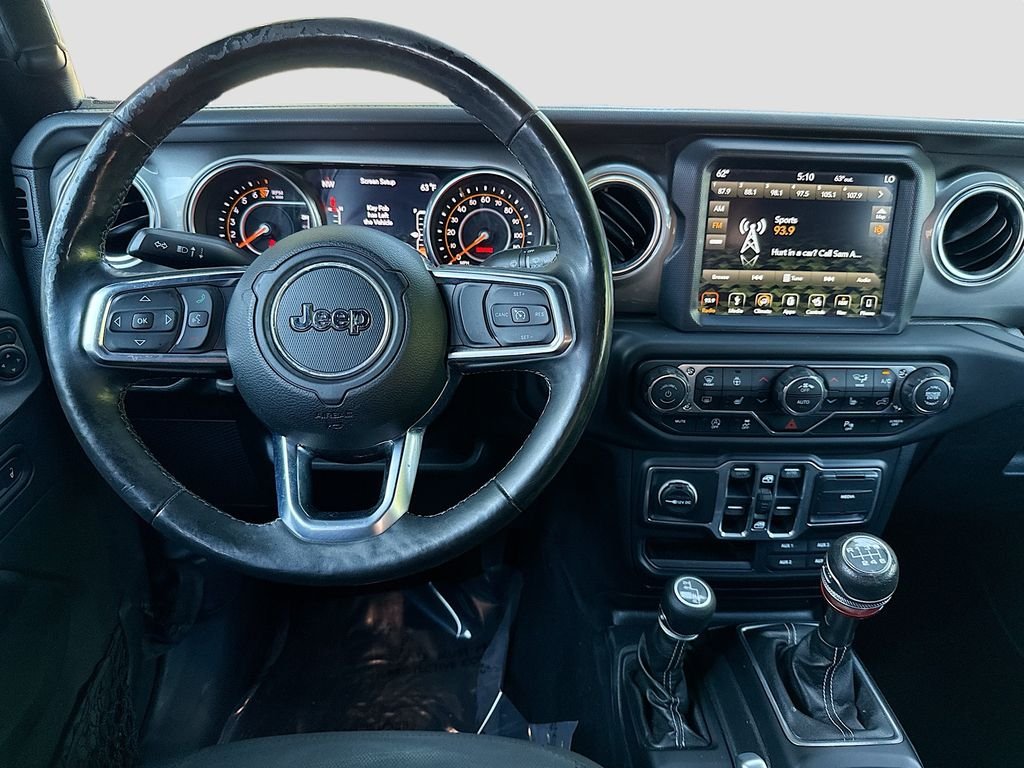 Used 2018 Granite Crystal Metallic Clearcoat Jeep Sahara image 22