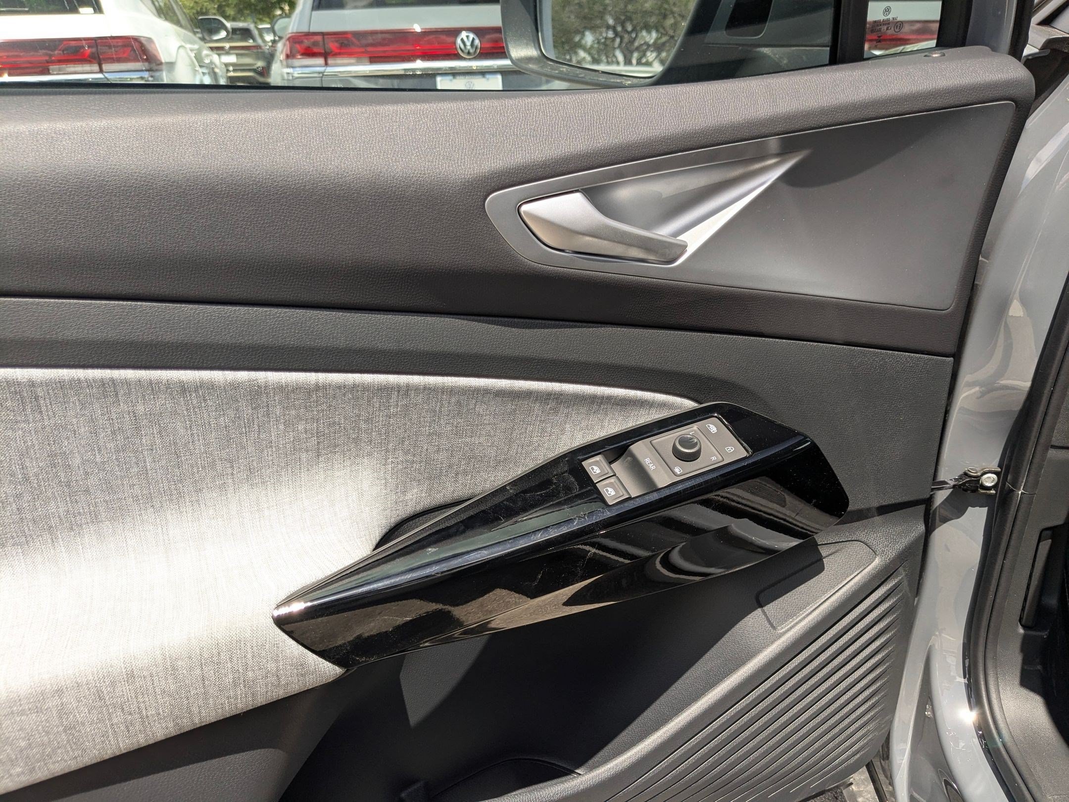 New 2026 Pure Gray Metallic Volkswagen Pro image 7