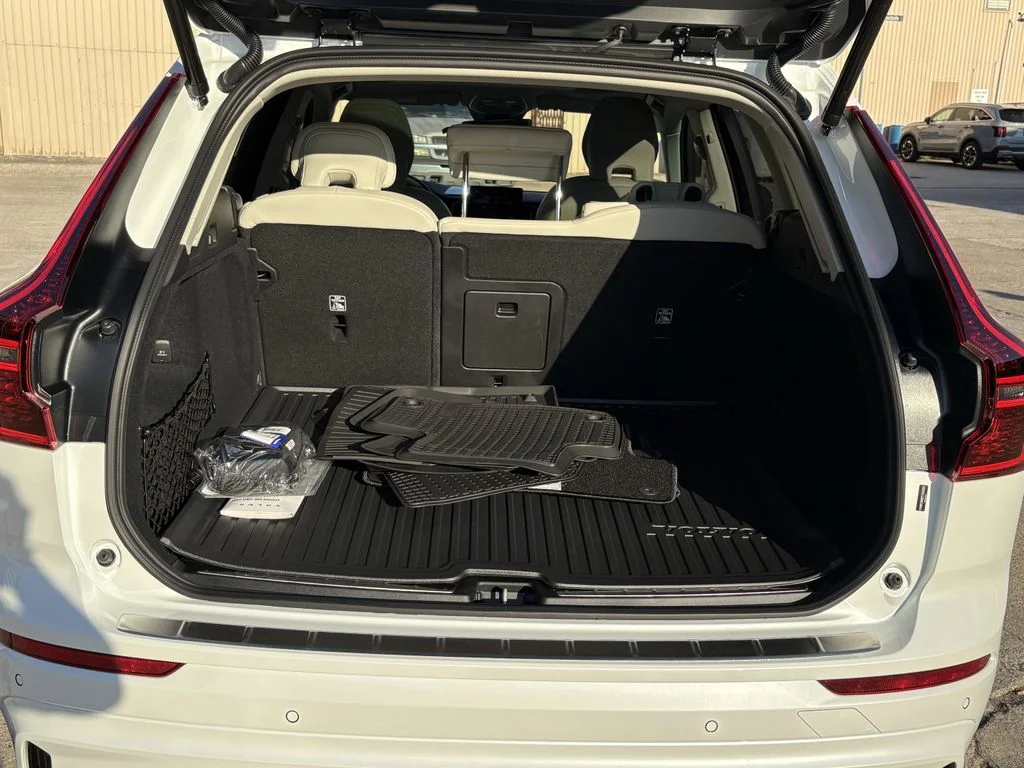 New 2026 Crystal White Volvo Ultra image 28