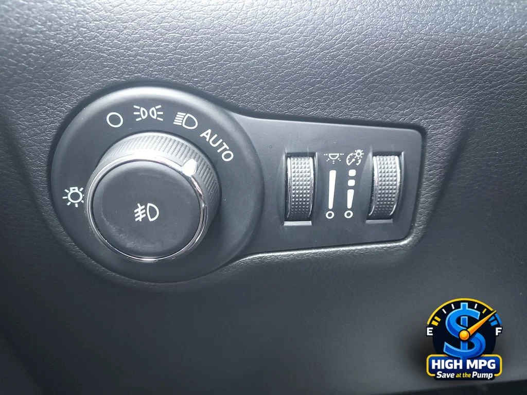 Used 2025 Red Jeep Limited image 9