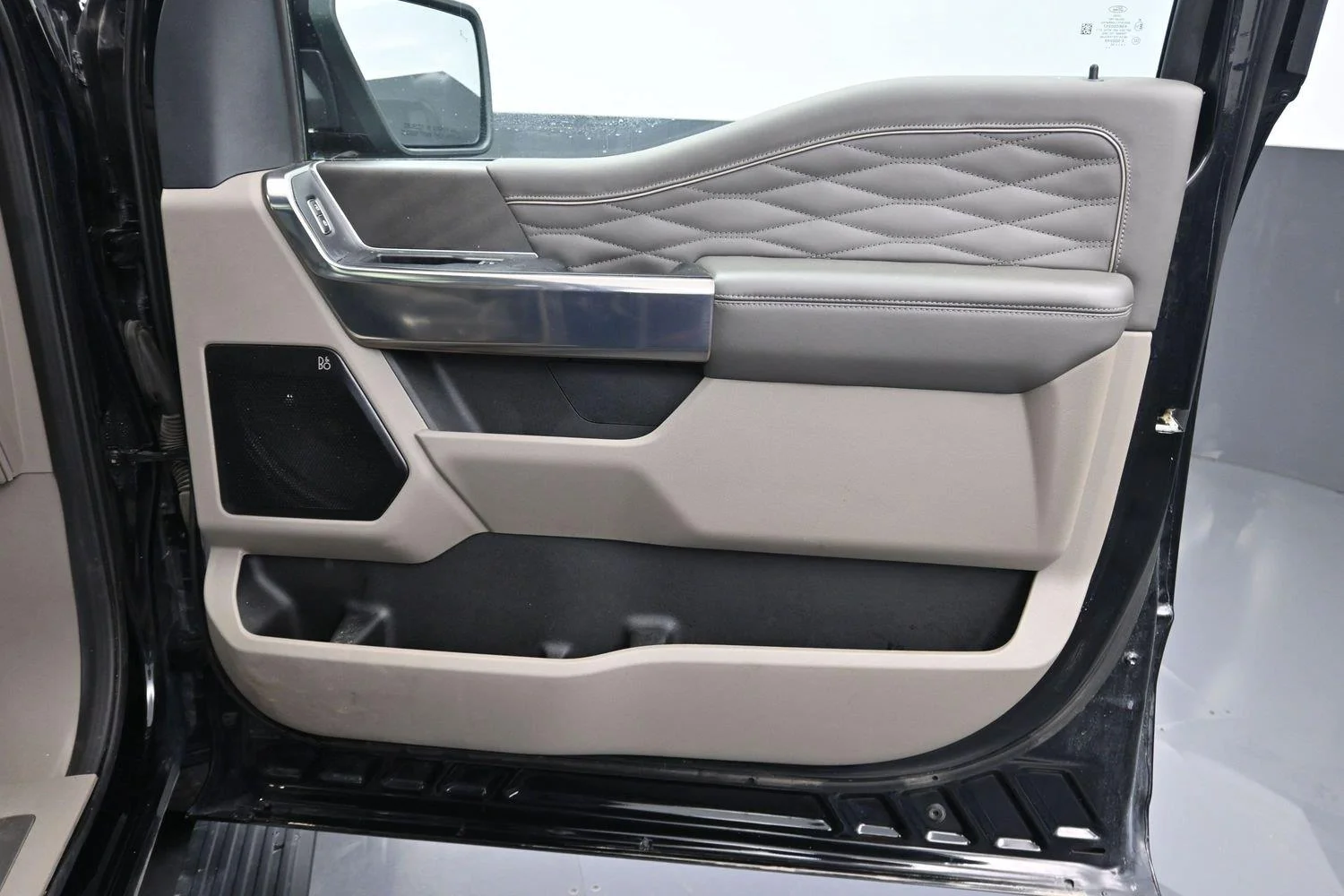 Used 2025 Agate Black Ford Platinum image 10