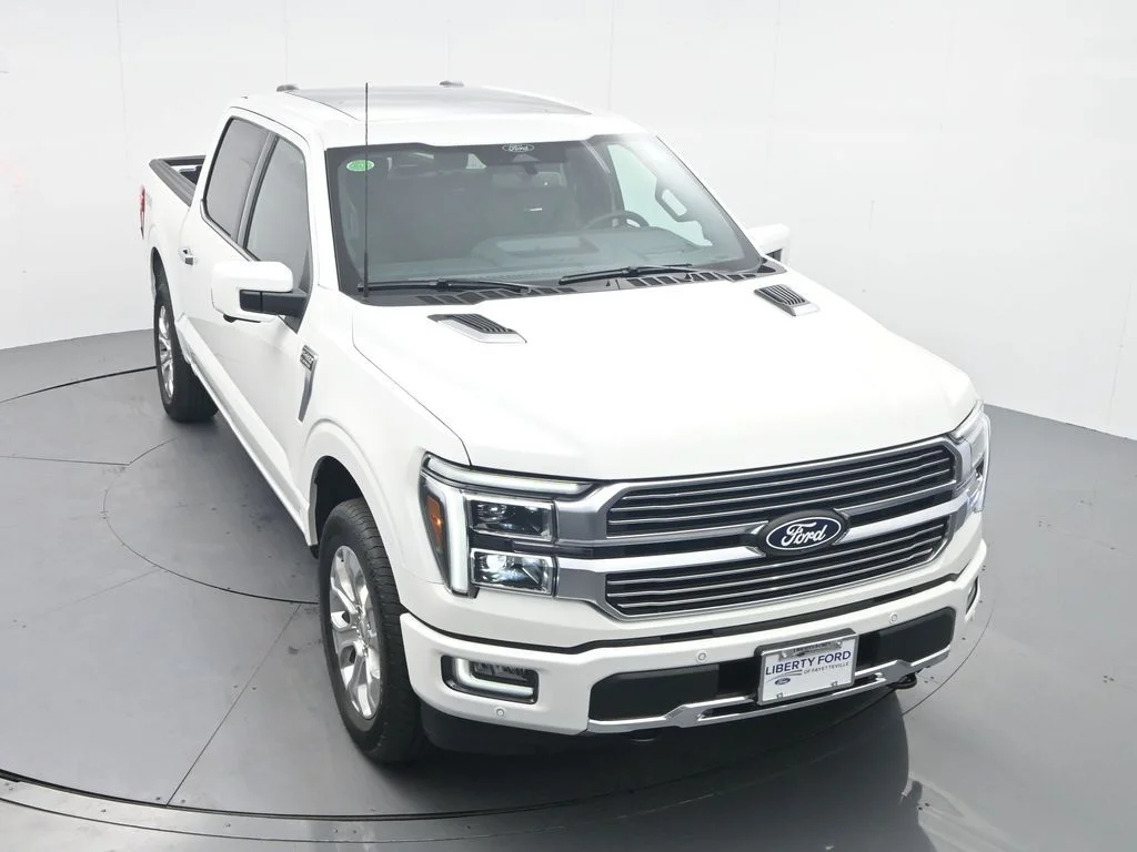 New 2026 Star White Metallic Tri-Coat Ford Platinum® image 24