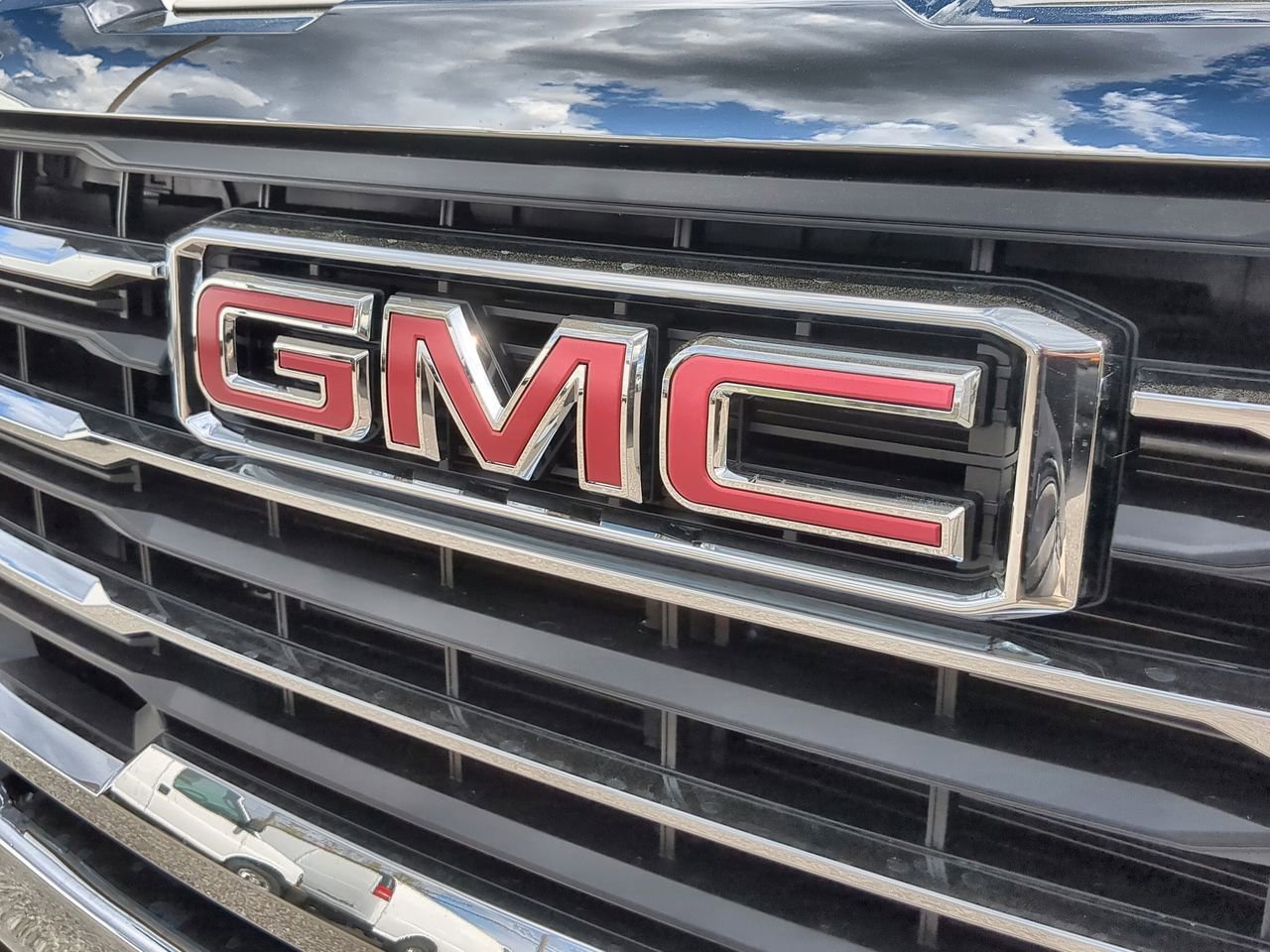 New 2026 Summit White GMC SLE image 30