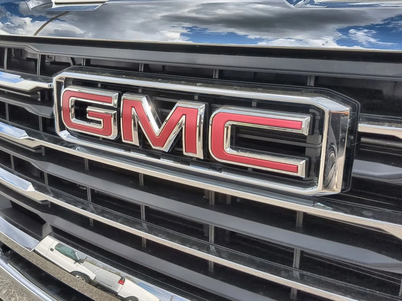 New 2026 Summit White GMC SLE image 30
