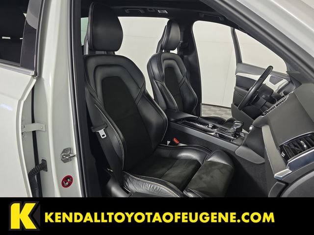 Used 2018 White Volvo T6 R-Design image 21