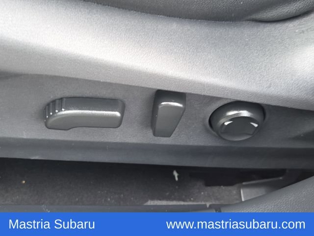 Used 2025 Crystal White Pearl Subaru Onyx Edition image 17