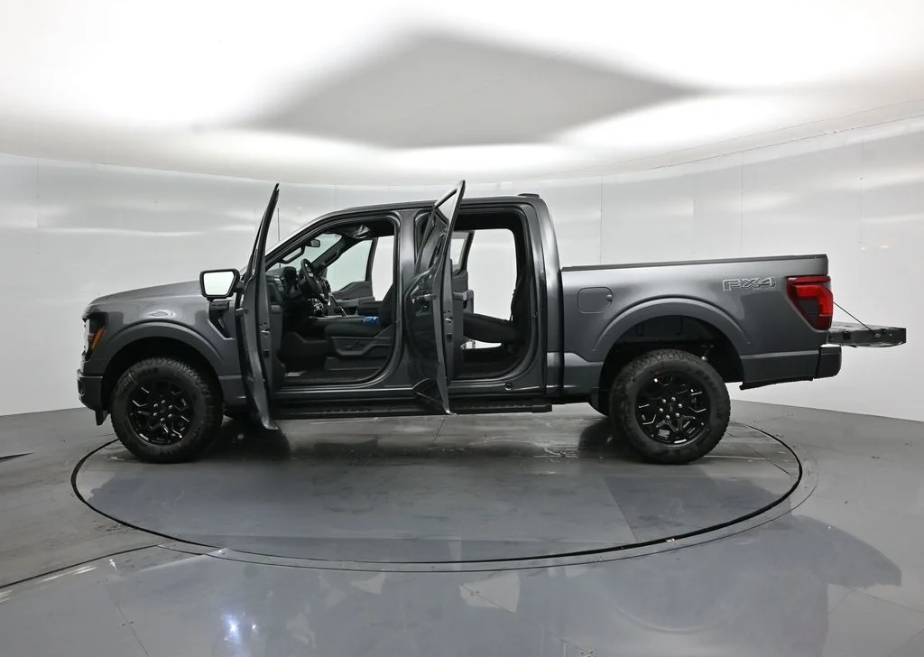 New 2026 Carbonized Gray Metallic Ford XLT image 33