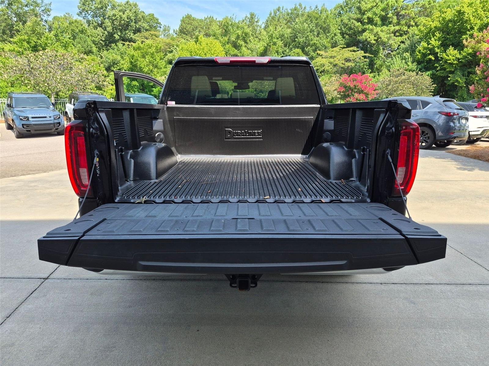 Used 2025 Onyx Black GMC SLT image 28