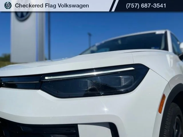 Used 2025 Pure White Volkswagen 2.0T SE image 11