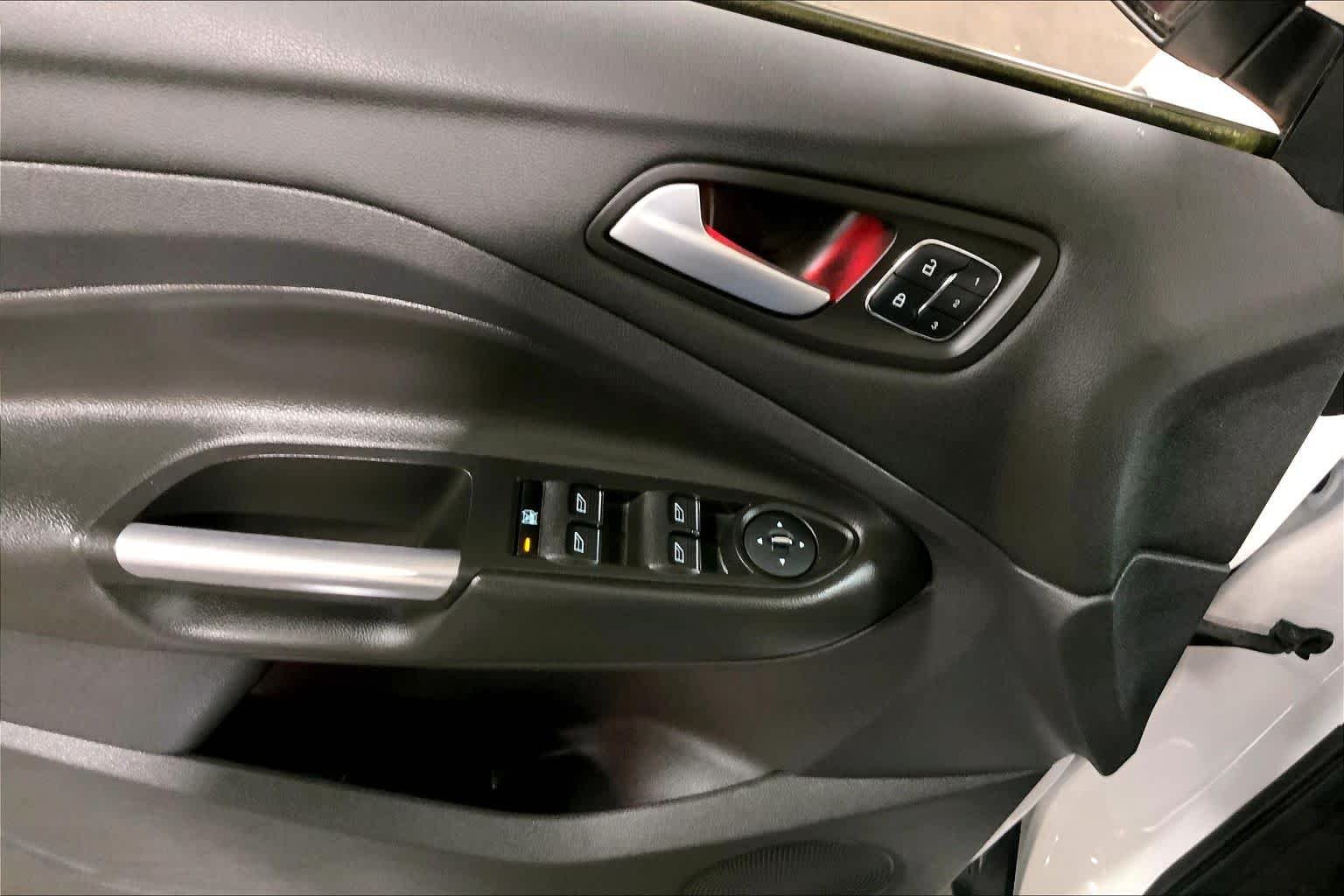 Used 2014 White Platinum Metallic Tri-Coat Ford Titanium image 36