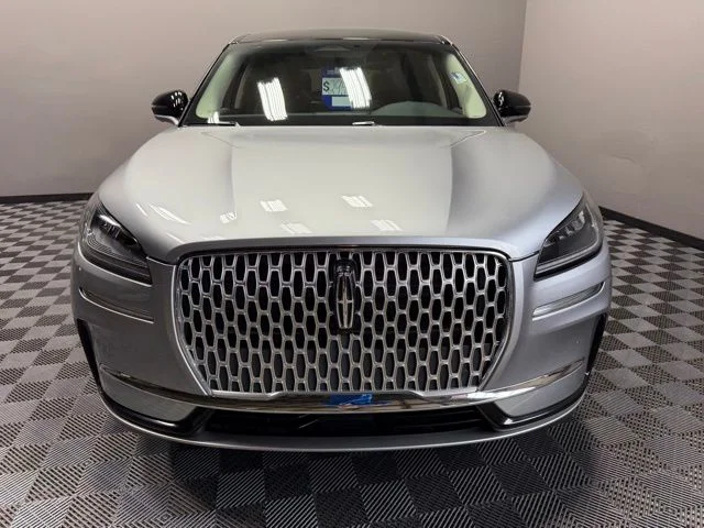 Used 2023 Silver Lincoln Standard image 4