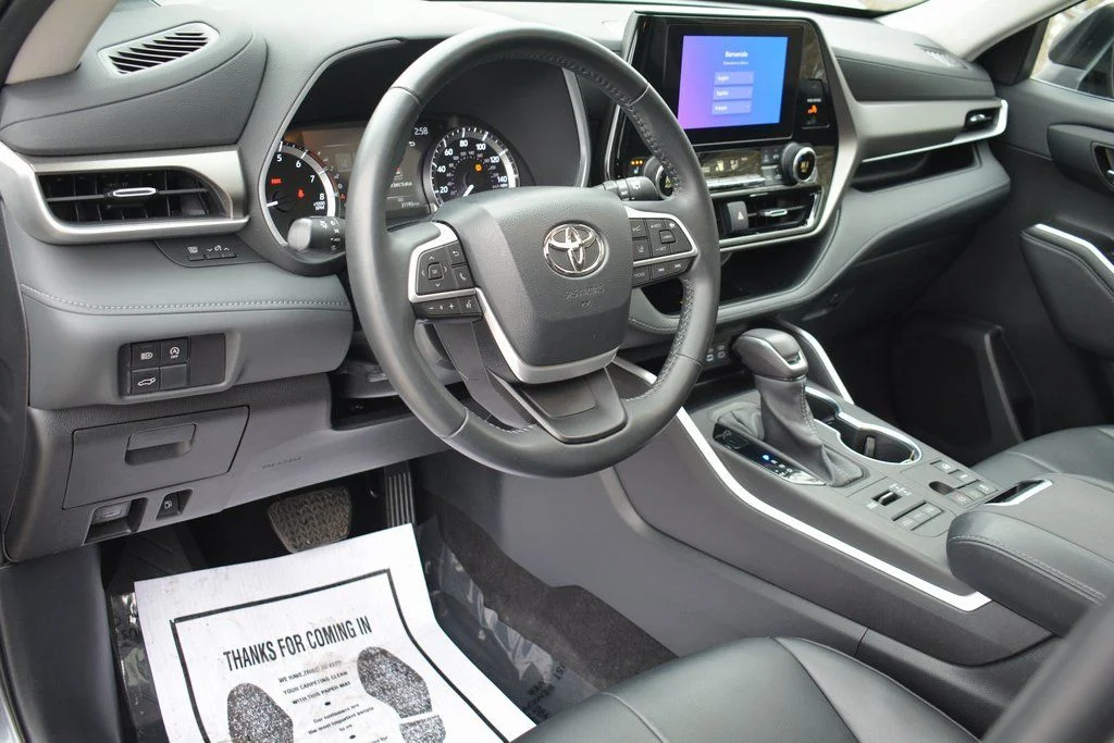 2023 Toyota Highlander XLE - Photo 11