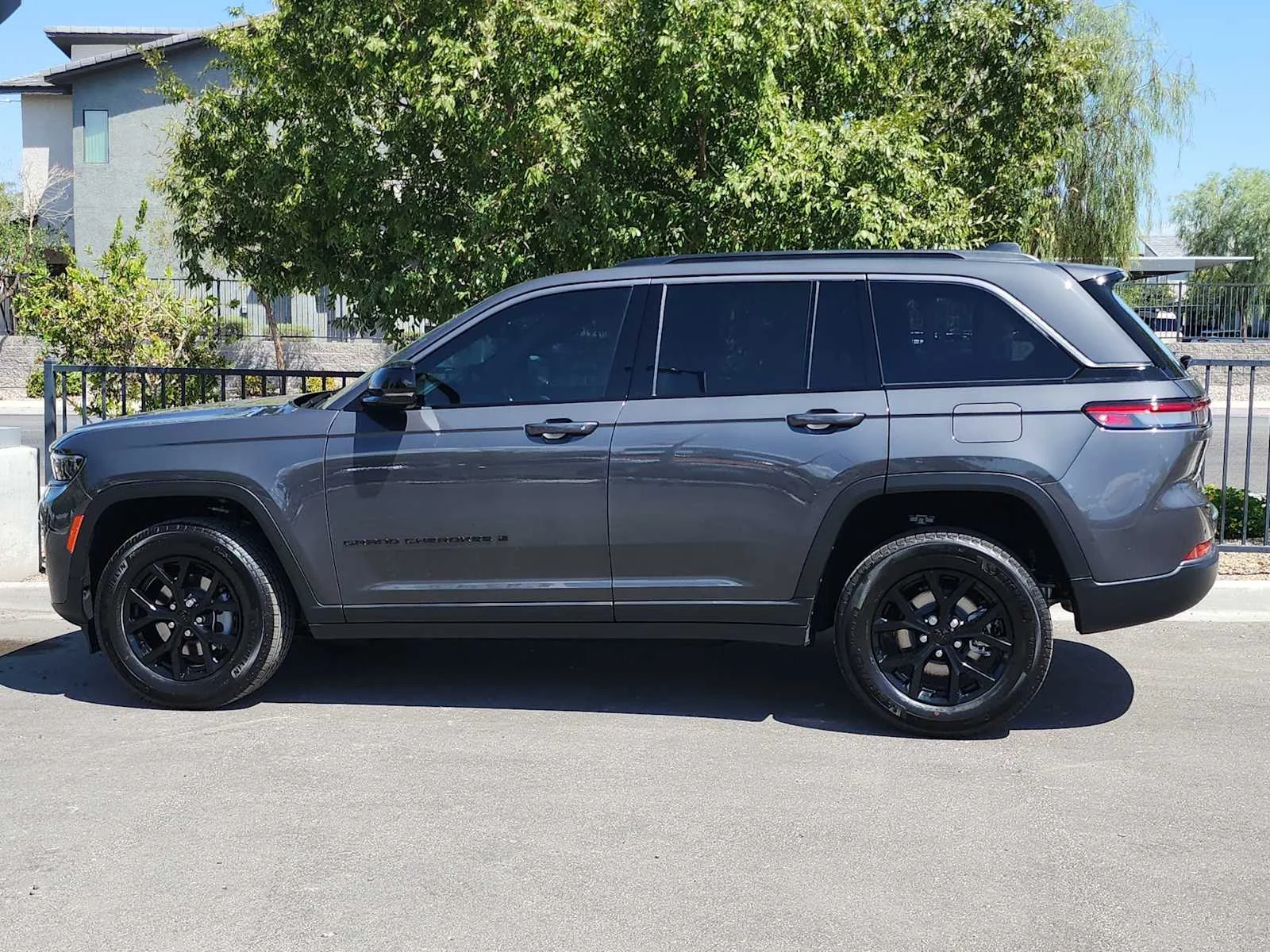 New 2026 Baltic Gray Metallic Clearcoat Jeep Laredo Altitude image 5