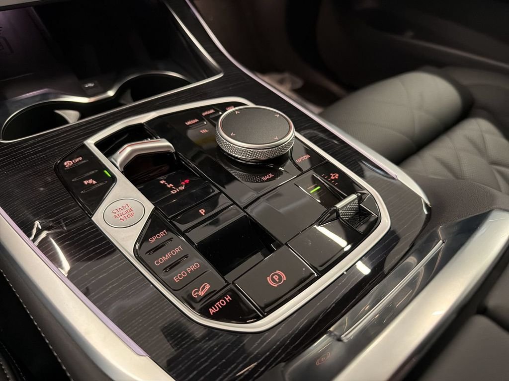 New 2027 Mineral White Metallic BMW xDrive40i image 17