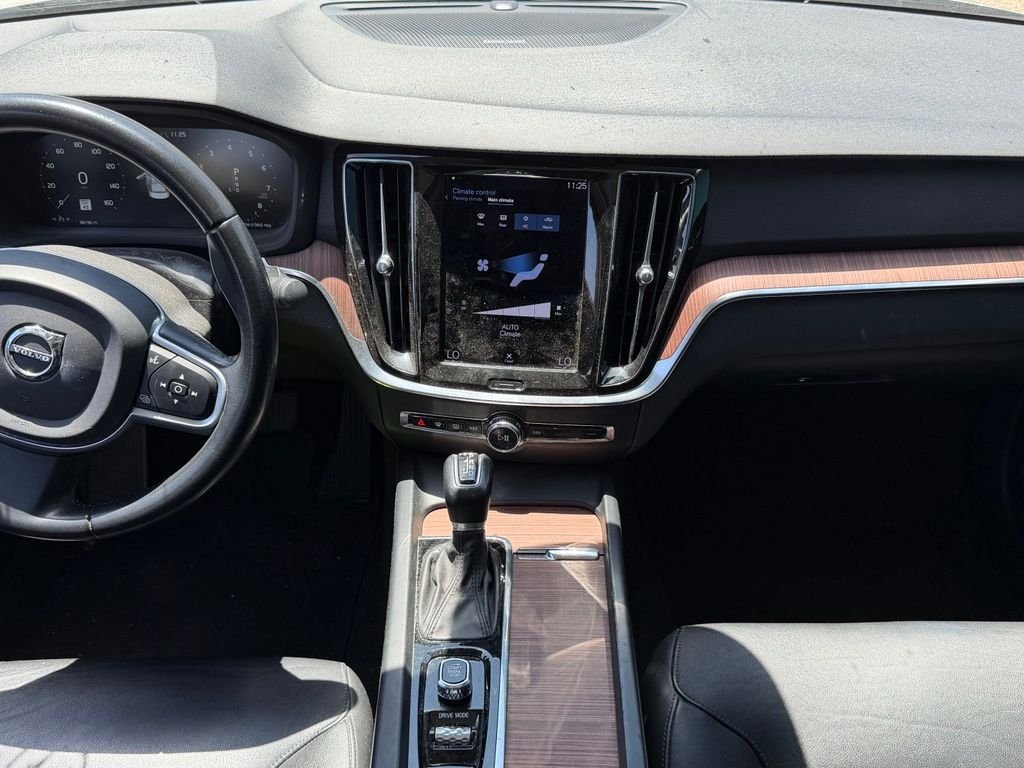 Used 2021 Gray Volvo T5 Momentum image 10