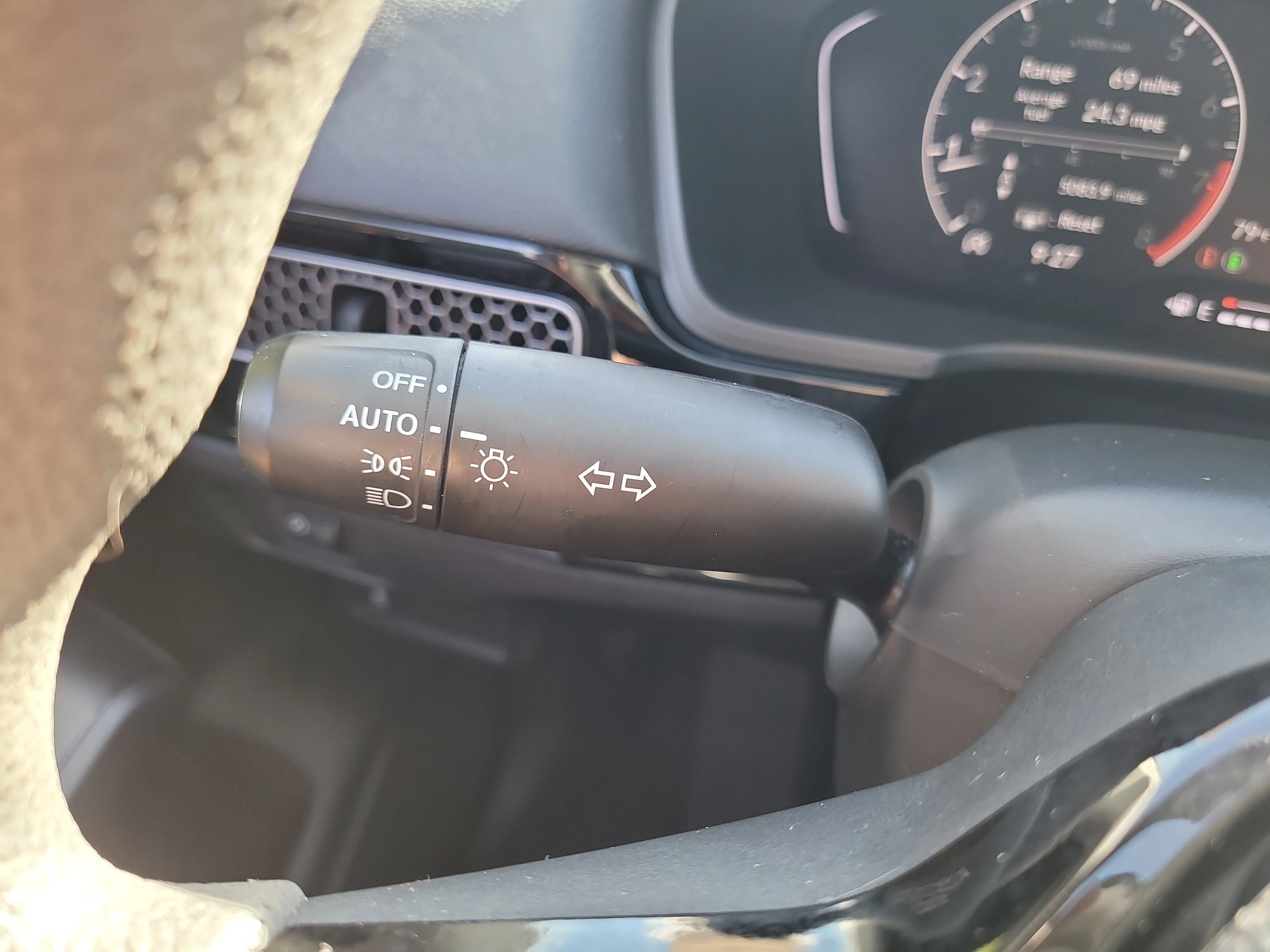 Used 2023 Meteorite Gray Metallic Honda LX image 27