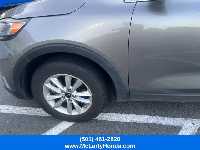 Used 2019 Titanium Silver Kia L image 9