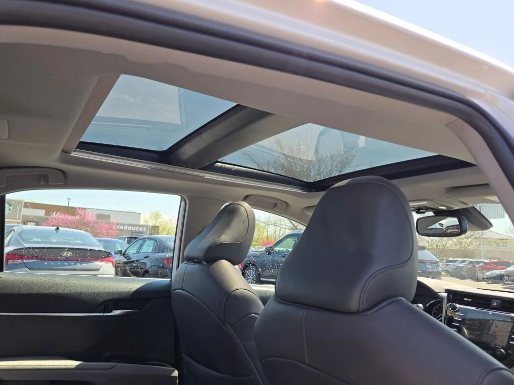 2020 Toyota Camry XLE - Photo 10