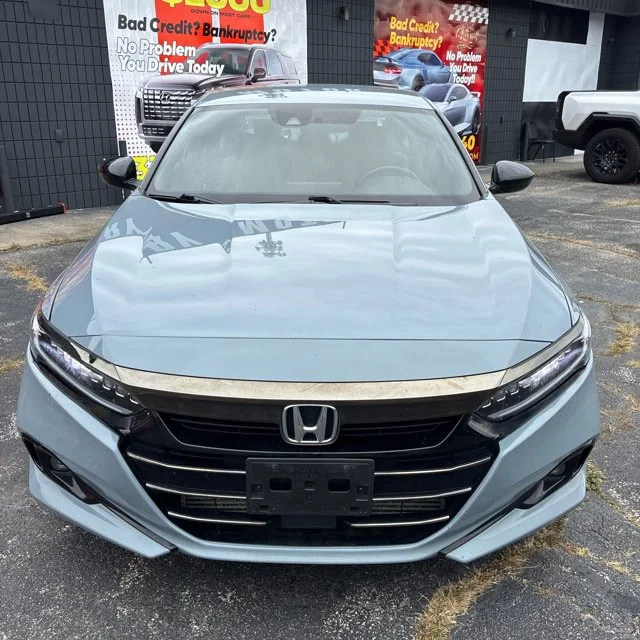 Used 2022 Still Night Pearl Honda Sport image 4