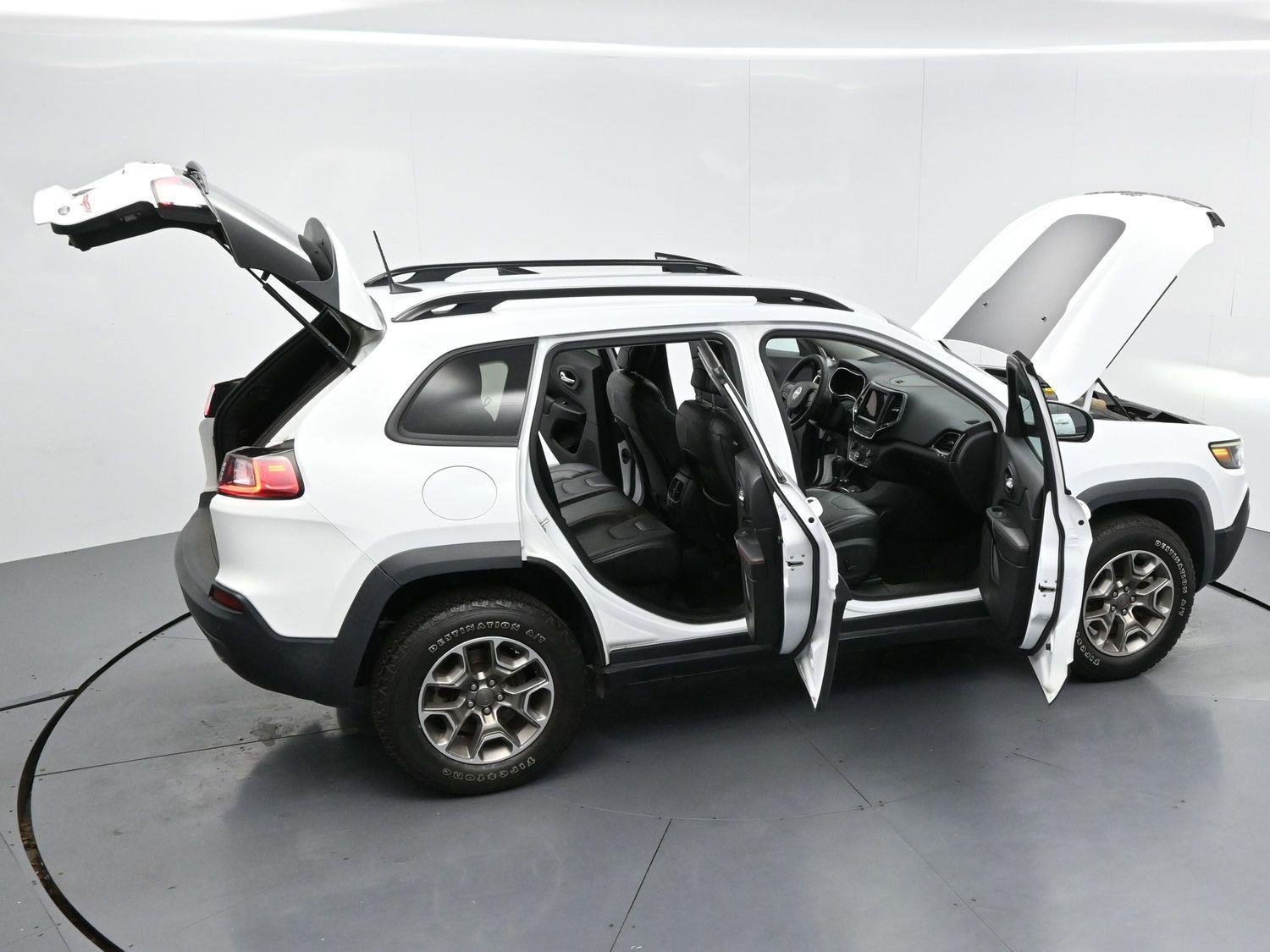 Used 2022 Bright White Clearcoat Jeep Trailhawk image 43