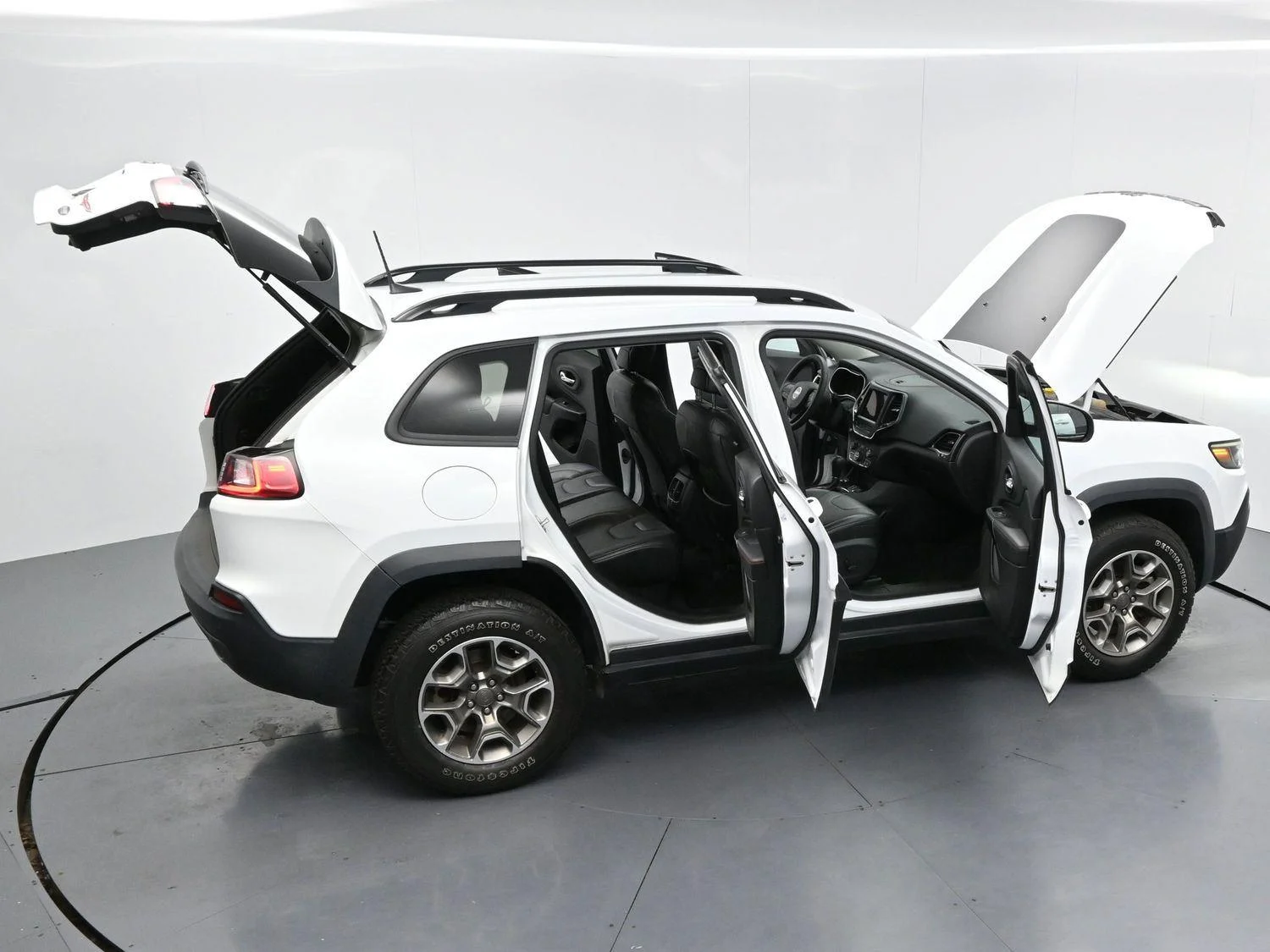 Used 2022 Bright White Clearcoat Jeep Trailhawk image 43
