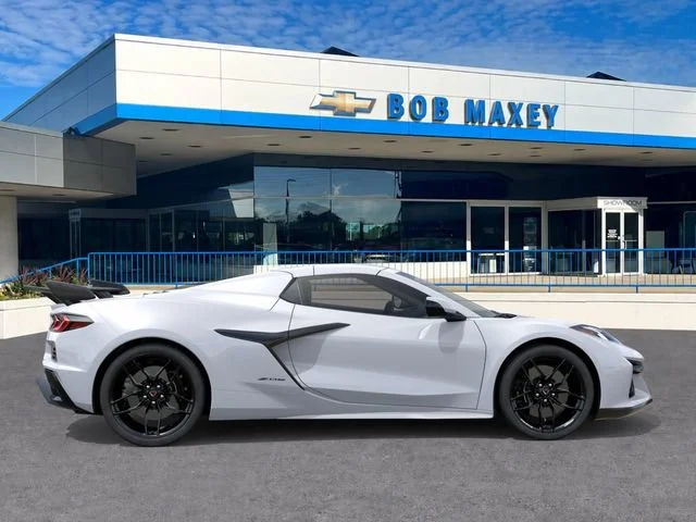 New 2026 Arctic White Chevrolet 2LZ image 5