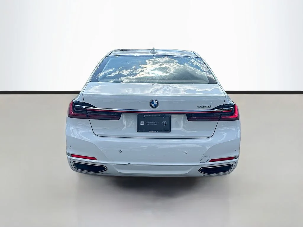 Used 2022 Alpine White BMW 740i image 4
