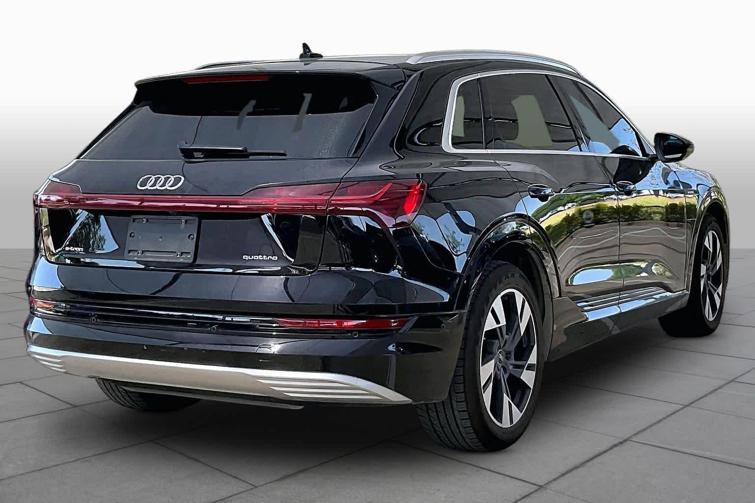 Used 2022 Brilliant Black Audi Premium Plus image 12
