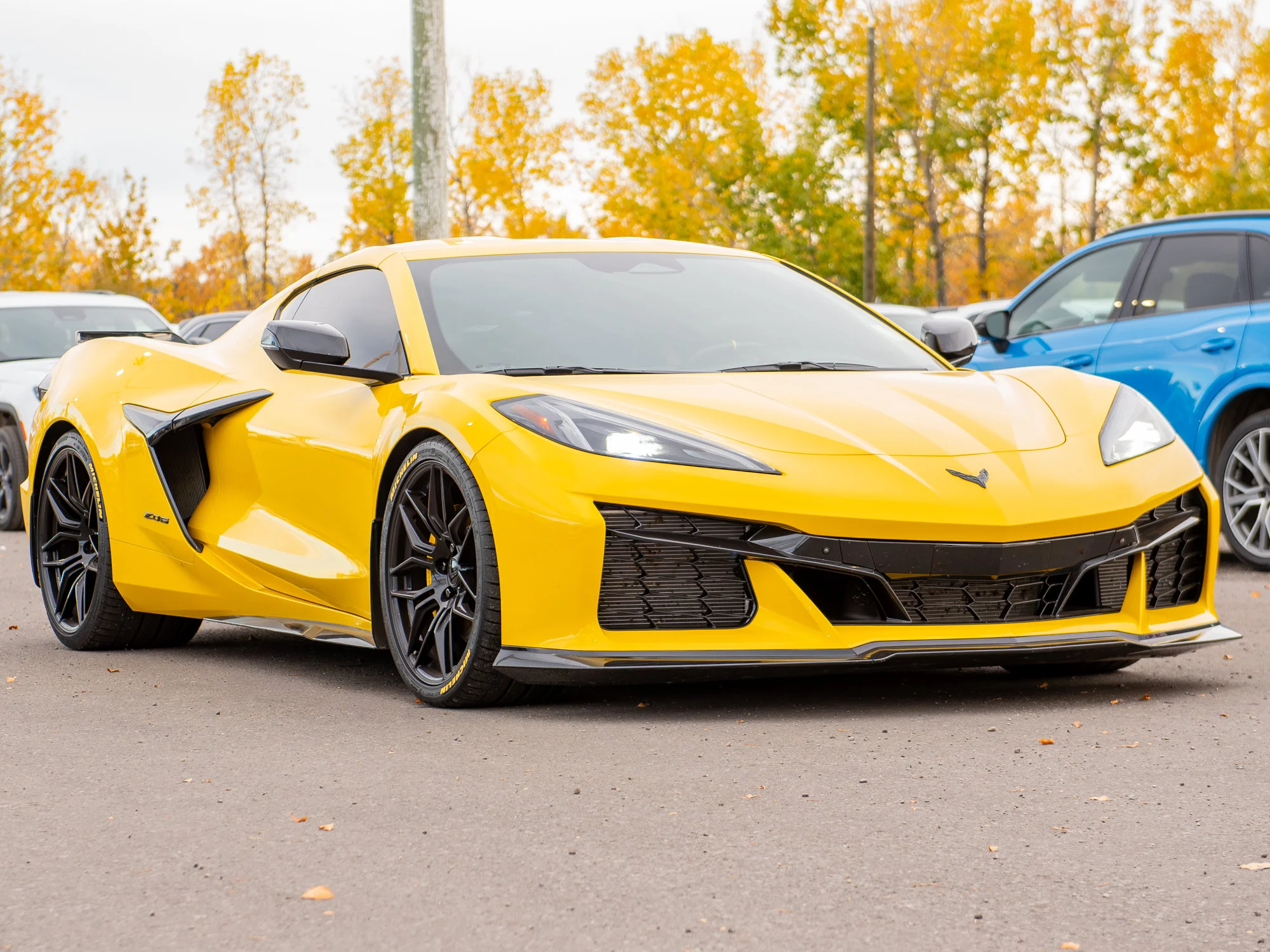 Used 2025 Yellow Chevrolet Z06 3LZ*, 670HP, Front Lift, Carbon Fibre Interior image 5