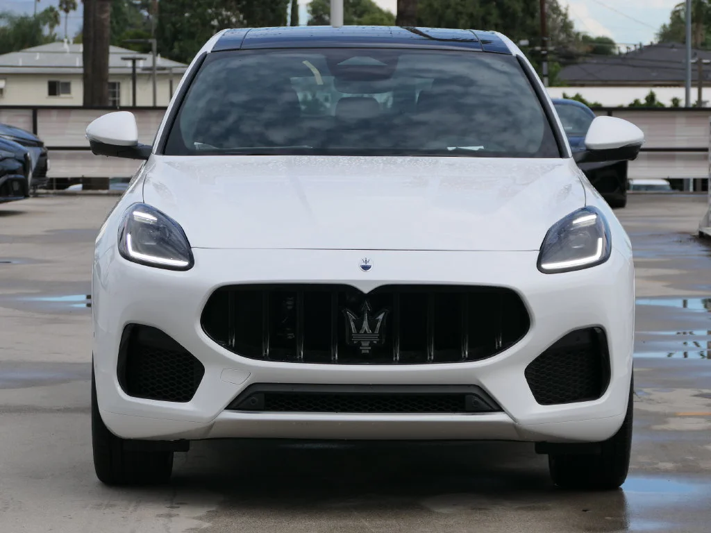 2026 Maserati Grecale Modena V6 - Photo 6
