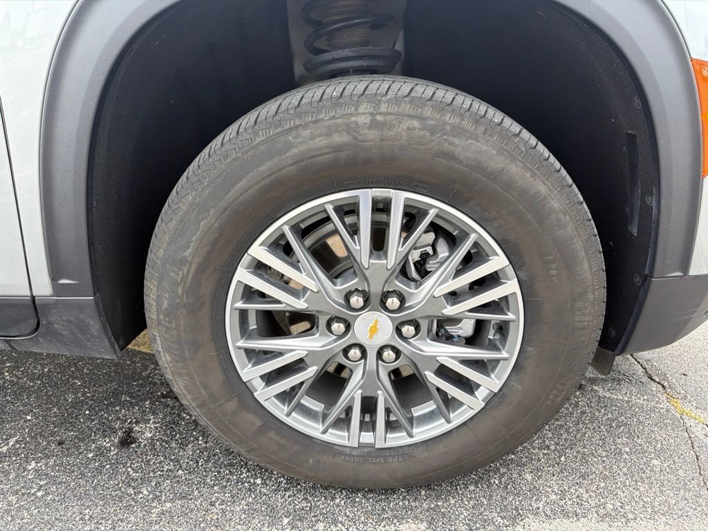 Used 2026 Sterling Gray Metallic Chevrolet LT image 9