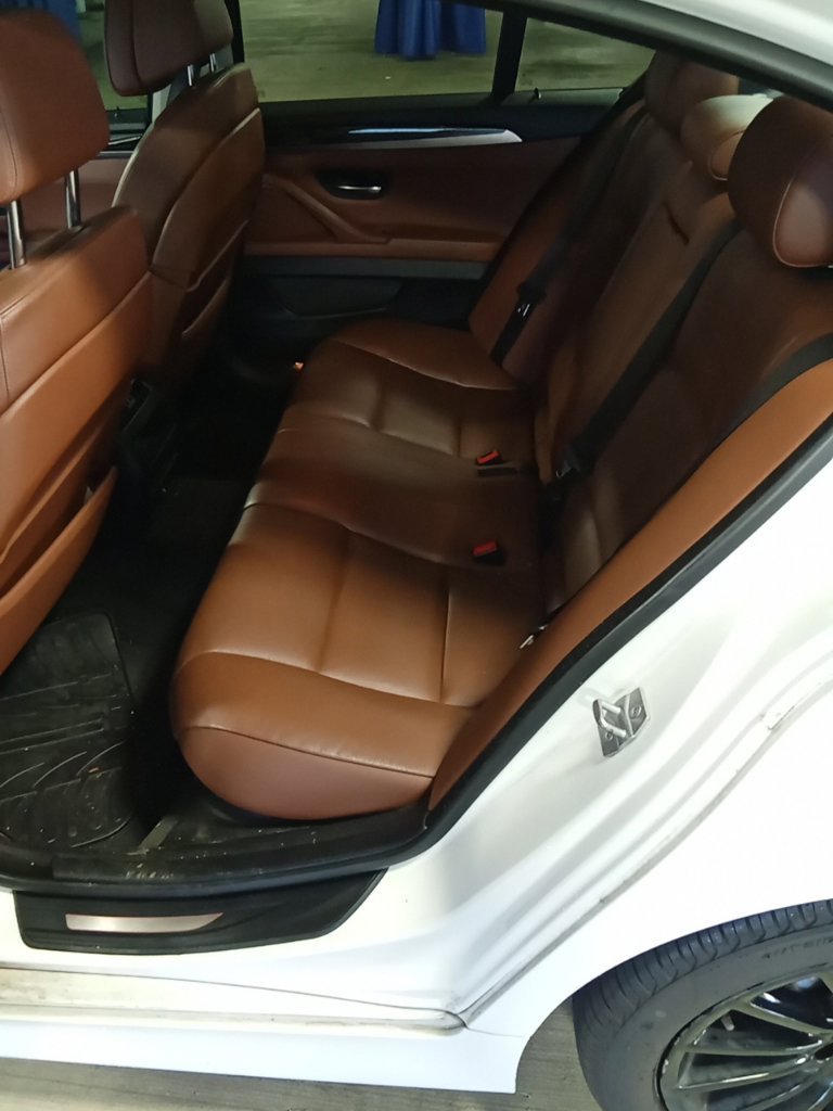 Used 2013 Alpine White BMW 550i image 10