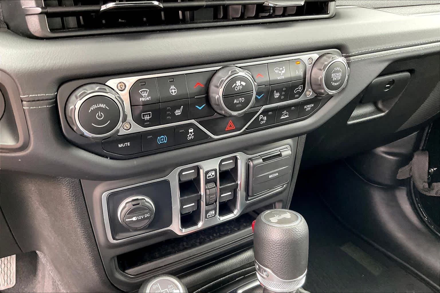 Used 2025 Black Clearcoat Jeep Sahara image 32