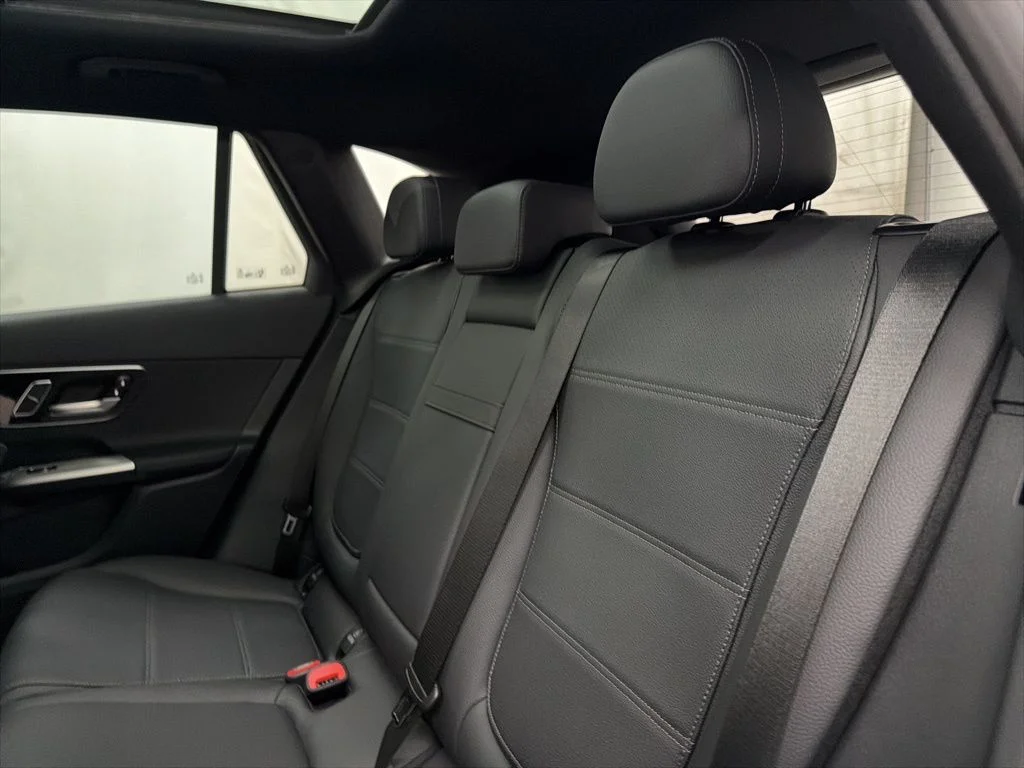Used 2026 White Mercedes-Benz GLC 300 image 18