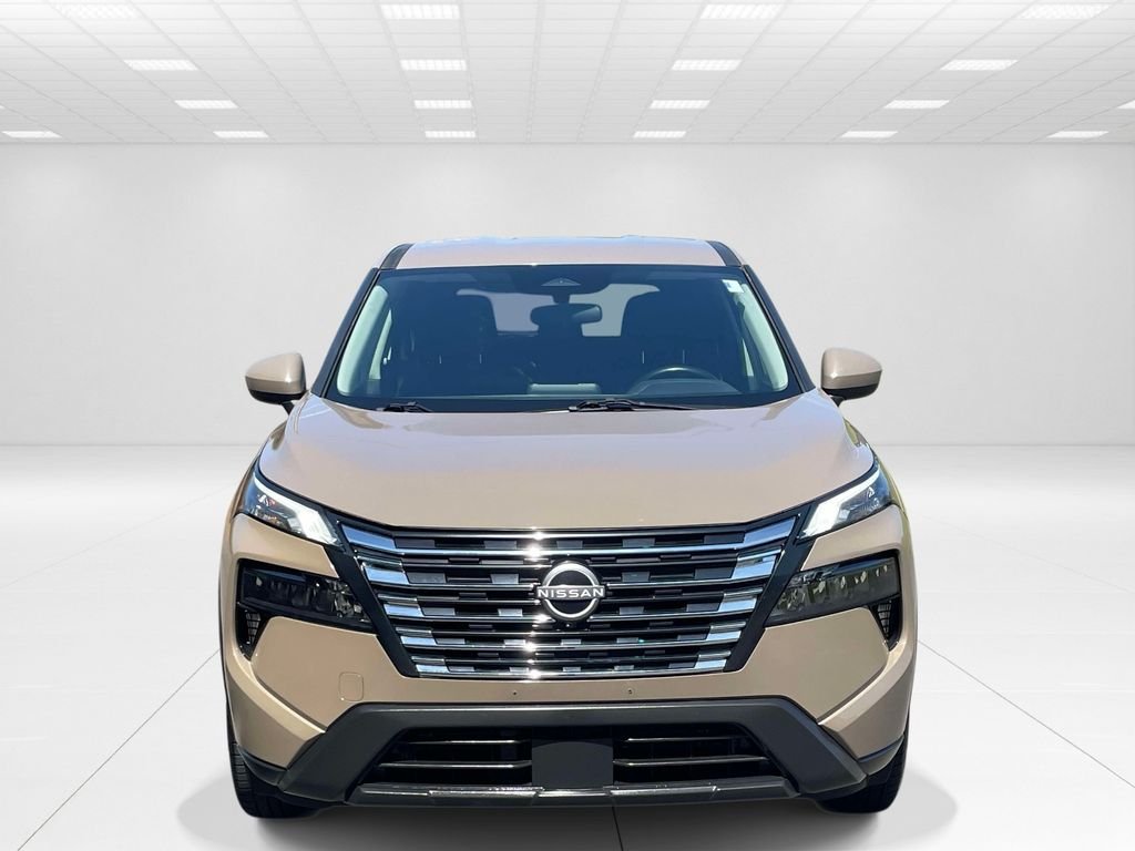 Used 2025  Nissan SV image 2
