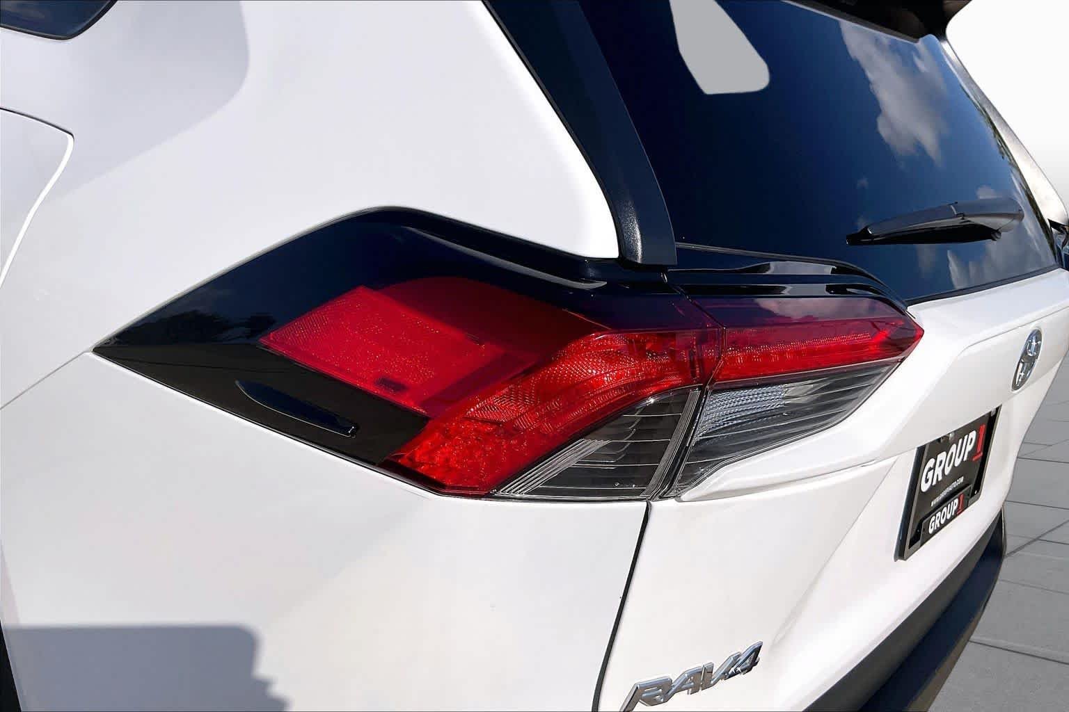 Used 2025 Ice Cap Toyota XLE image 25