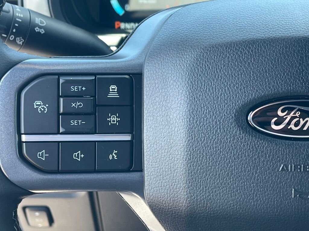 New 2026 Star White Metallic Tri-Coat Ford LARIAT image 18
