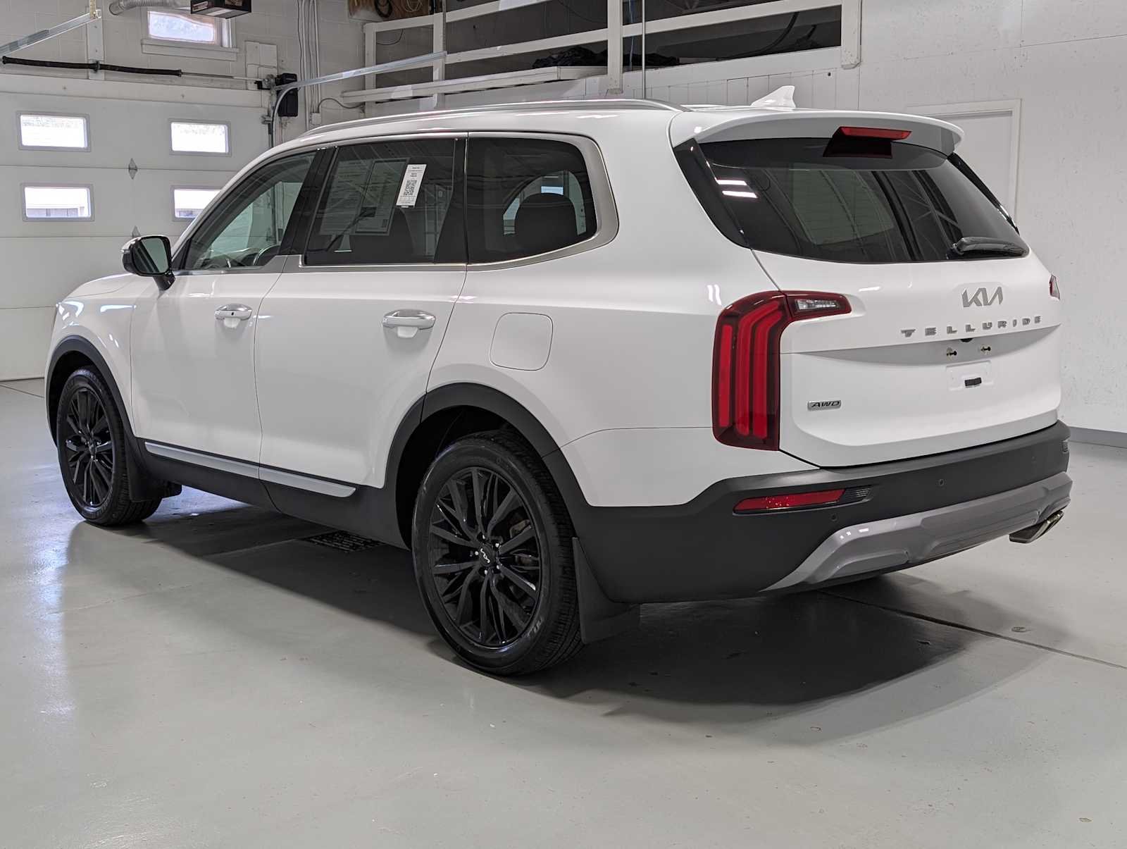 Used 2022 GLAC WHITE Kia SX image 10